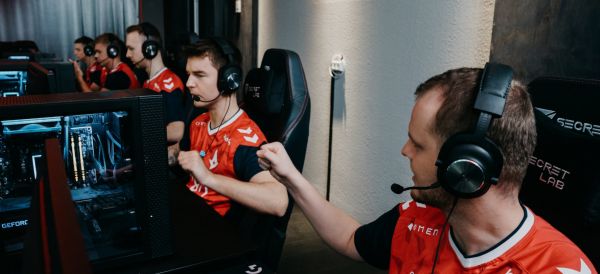 Astralis, OG and four more teams earn tickets to Europe RMR