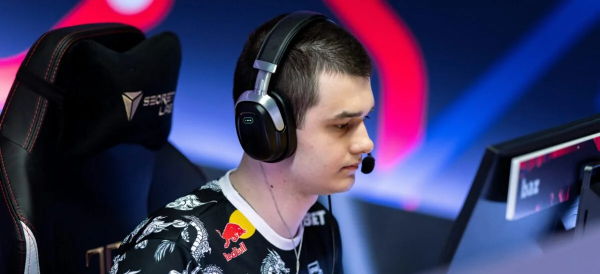 Official: baz and headtr1ck join B8