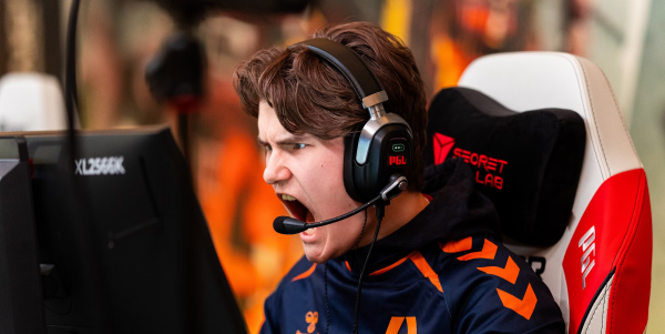 CPH Wolves signs sense