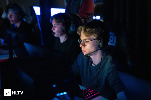 EYEBALLERS benches one player
